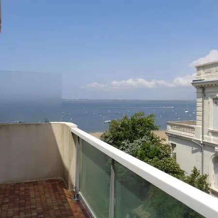 Apartment T2 A Arcachon, Acces Direct Plage, Parking Prive - Fr-1-374-35 *